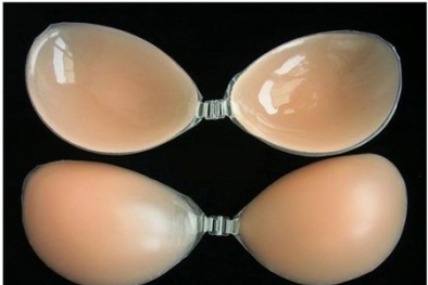 Gặp họa vì miếng dán nâng ngực silicon